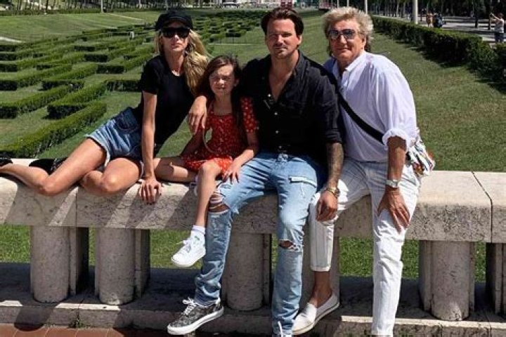 
Who Are Kimberly Stewart Parents Rod And Alana Stewart? Scott Disick Girlfriend Has A Daughter Delilah del Toro 