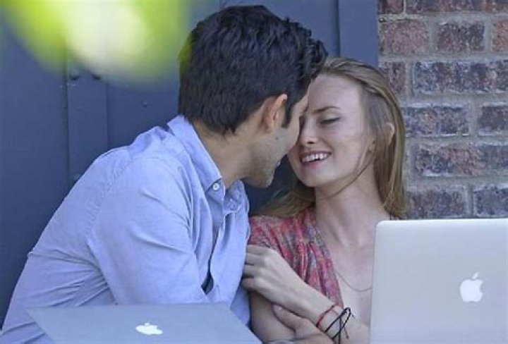 Who is Adrian Grenier Wife? Gay Rumors