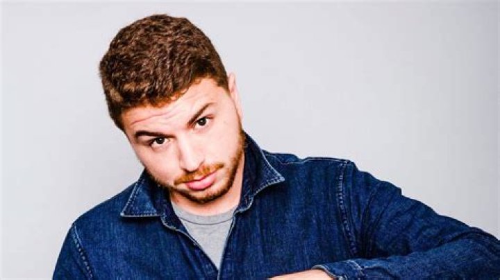 
Who is Alex Delany? Age, Height, Wife, Net Worth, Parents, Wiki 