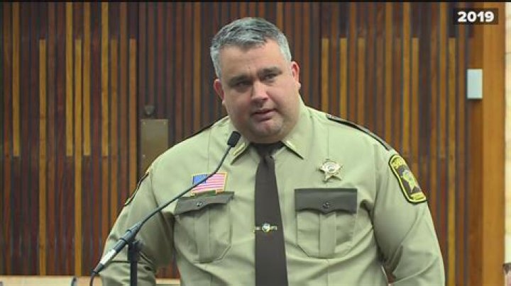 
Who Is Andrew Hutchinson From Fort Thomas? Kenton County SWAT Try To Diffuse The Hostage Situation 