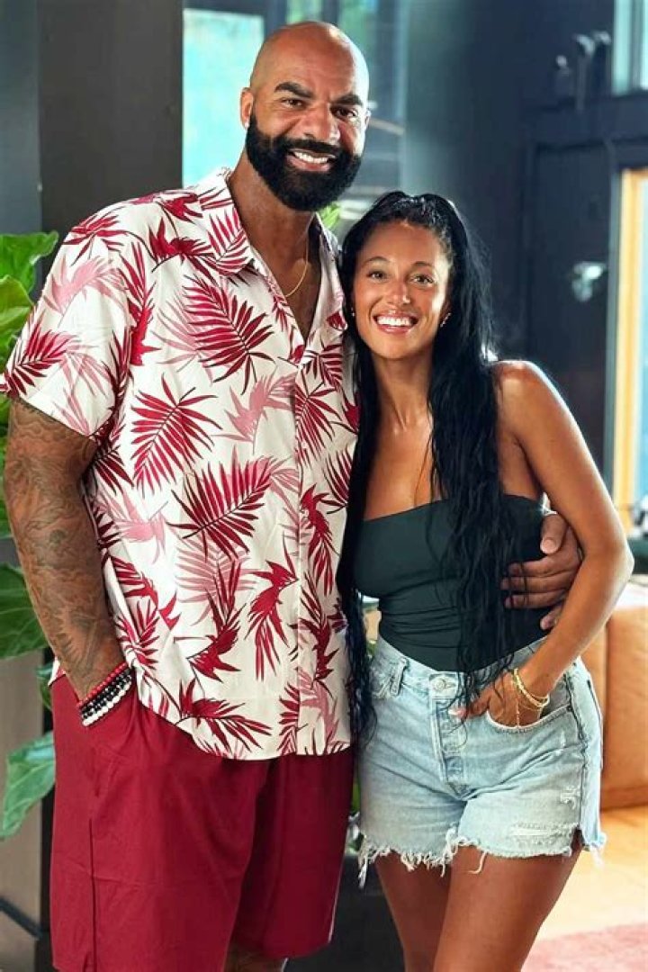 
Who Is Carlos Hof Wife? 