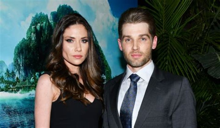 
Who is Courtney Vogel, Mike Vogel’s wife? 