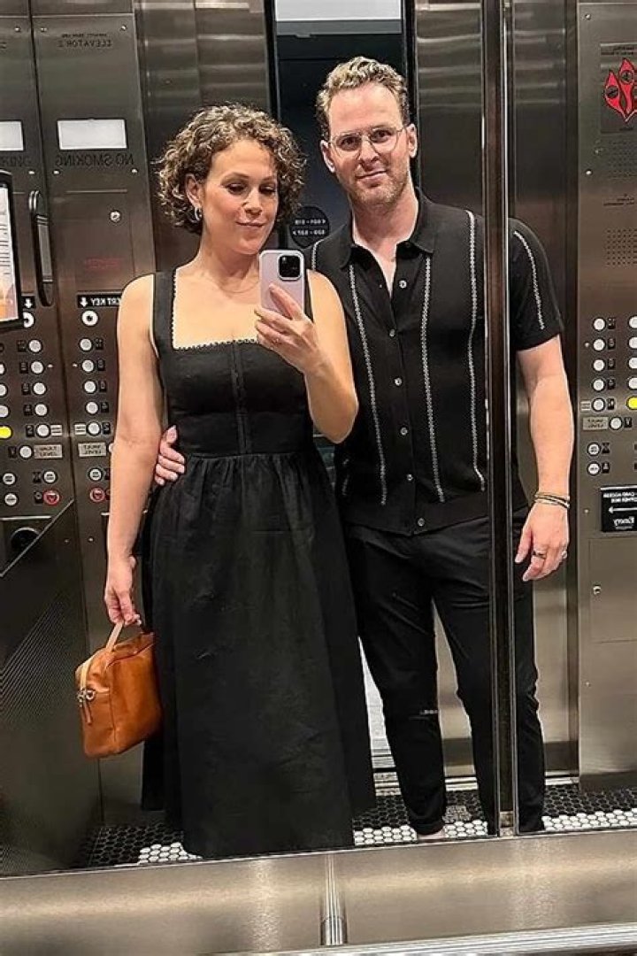 
Who Is Erin Krakow Dating? Know Here Erin Krakow Boyfriend, Height, Weight, And More 