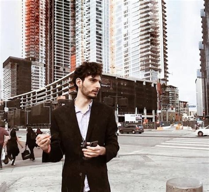 Who is Ice Poseidon girlfriend now? Relationships with Caroline, Kimberly