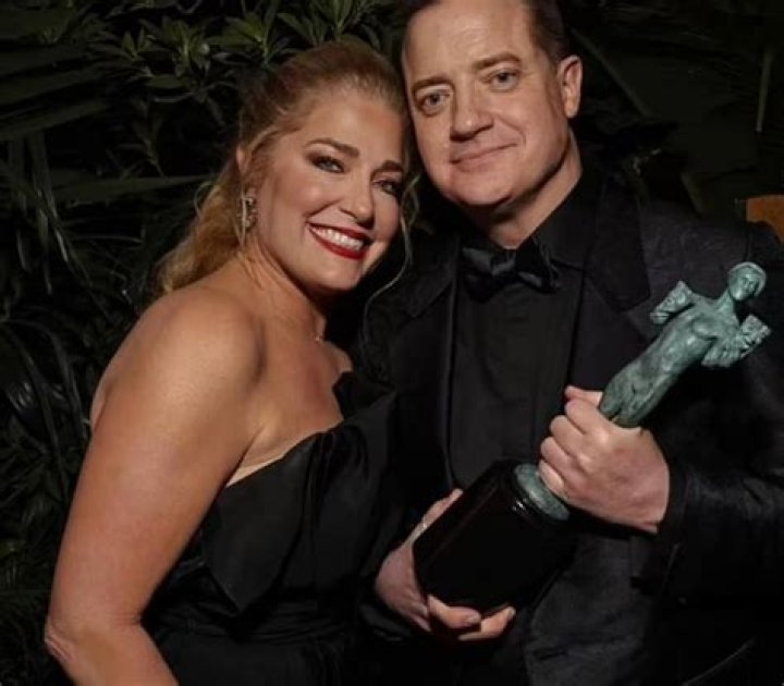 
Who Is Jeanne Moore Dating? The Artist’s Relationship 