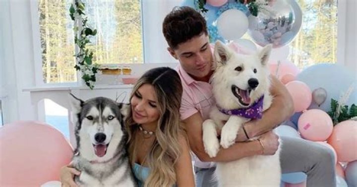 Who Is Jonathan Germain? Elisabeth Rioux Ex Boyfriend Now