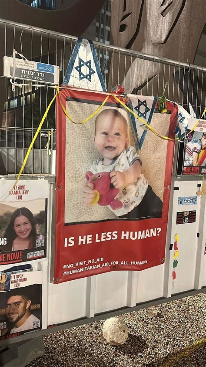 
Who is Kenneth Foster? Man spotted harassing Jews who were hanging posters of kidnapped Israeli civilians by Hamas 