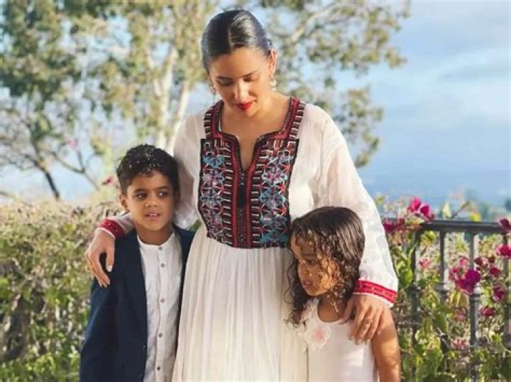 
Who is Khatira Rafiqzada? All About Her Ethnicity, Children and Husband 