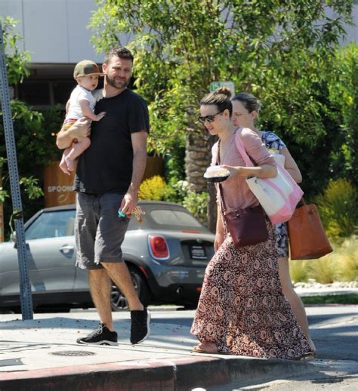 
Who is Rachel McAdams’ Husband Jamie Linden and How Many Kids Does She Have? 