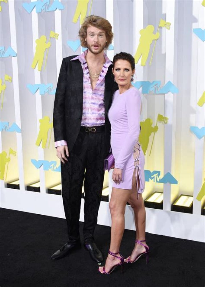 Who Is Sheri Easterling Boyfriend? Yung Gravy Brought Addison Rae’s Mom As His Date To The 2022 VMAs