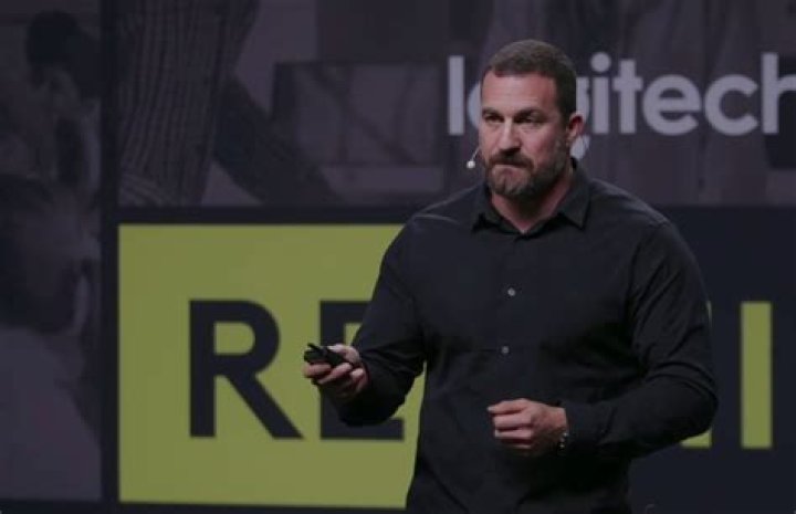 Zeke Smith Height, Weight, Net Worth, Age, Birthday, Wikipedia, Who, Nationality, Biography